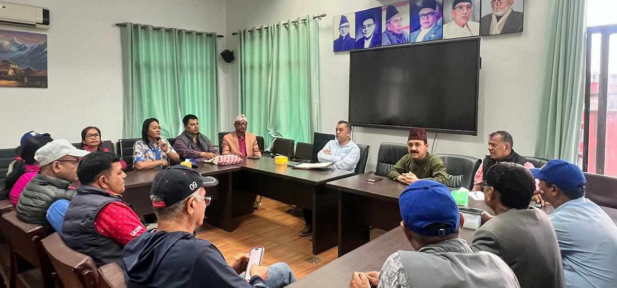 आन्दोलित शिक्षकका प्रतिनिधिसँग कांग्रेसका दुई महामन्त्रीको छलफल