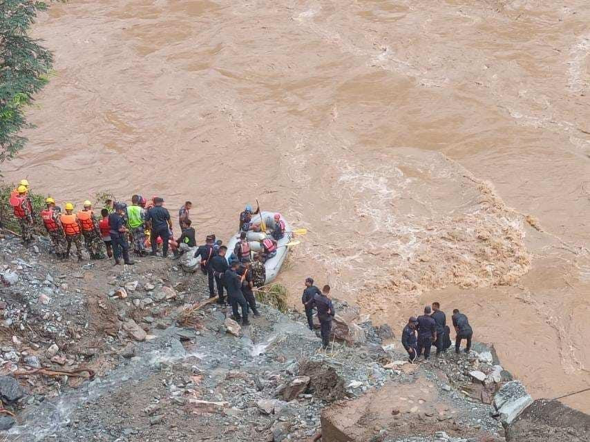 सिमलताल दुर्घटना: बस र यात्रुको अवस्था अझै अज्ञात, भारतीय टोली फर्किदै
