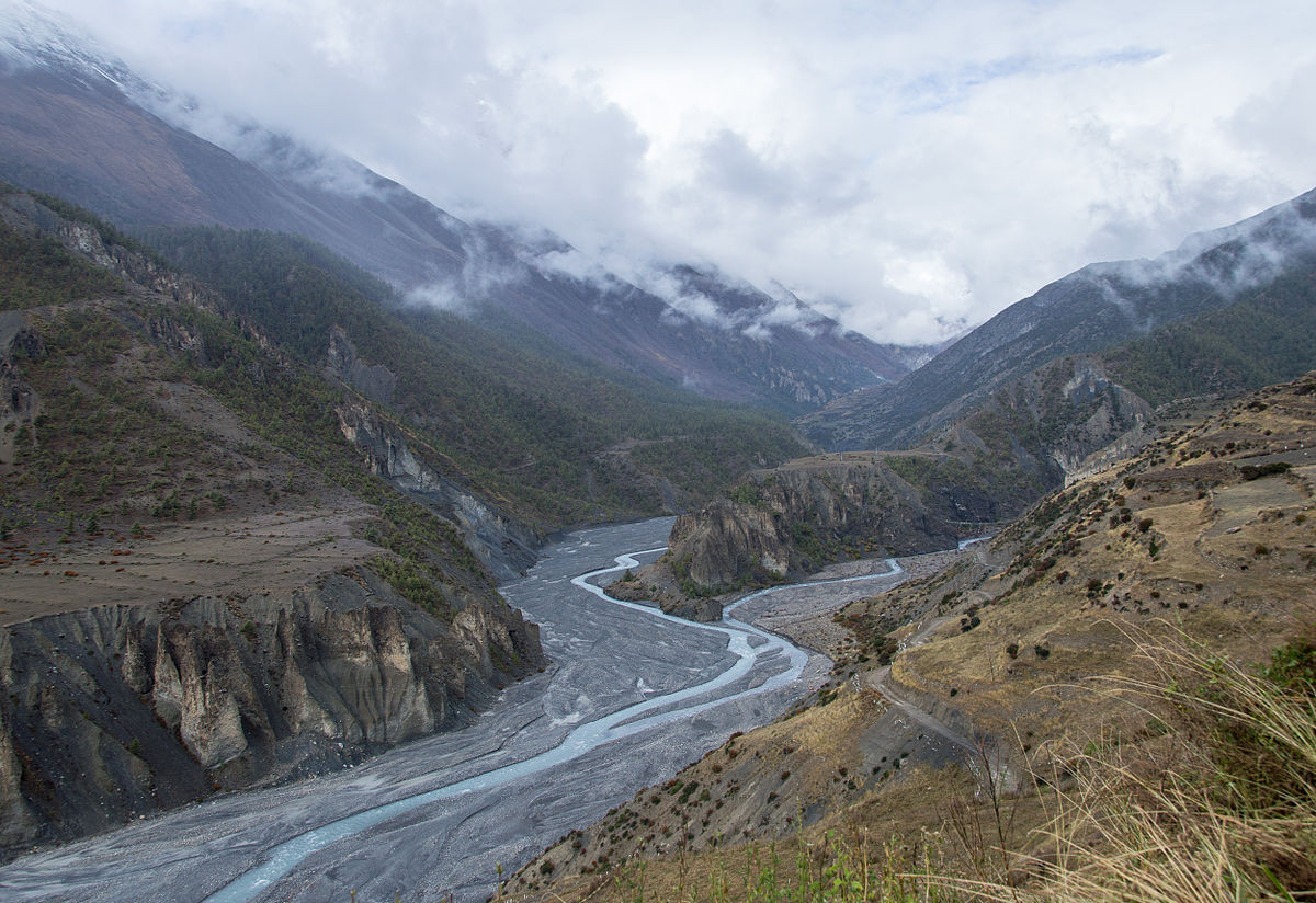 मर्स्याङ्दीको त्रासले रातभरी जागा बस्छन् एक्लेफाँटवासी