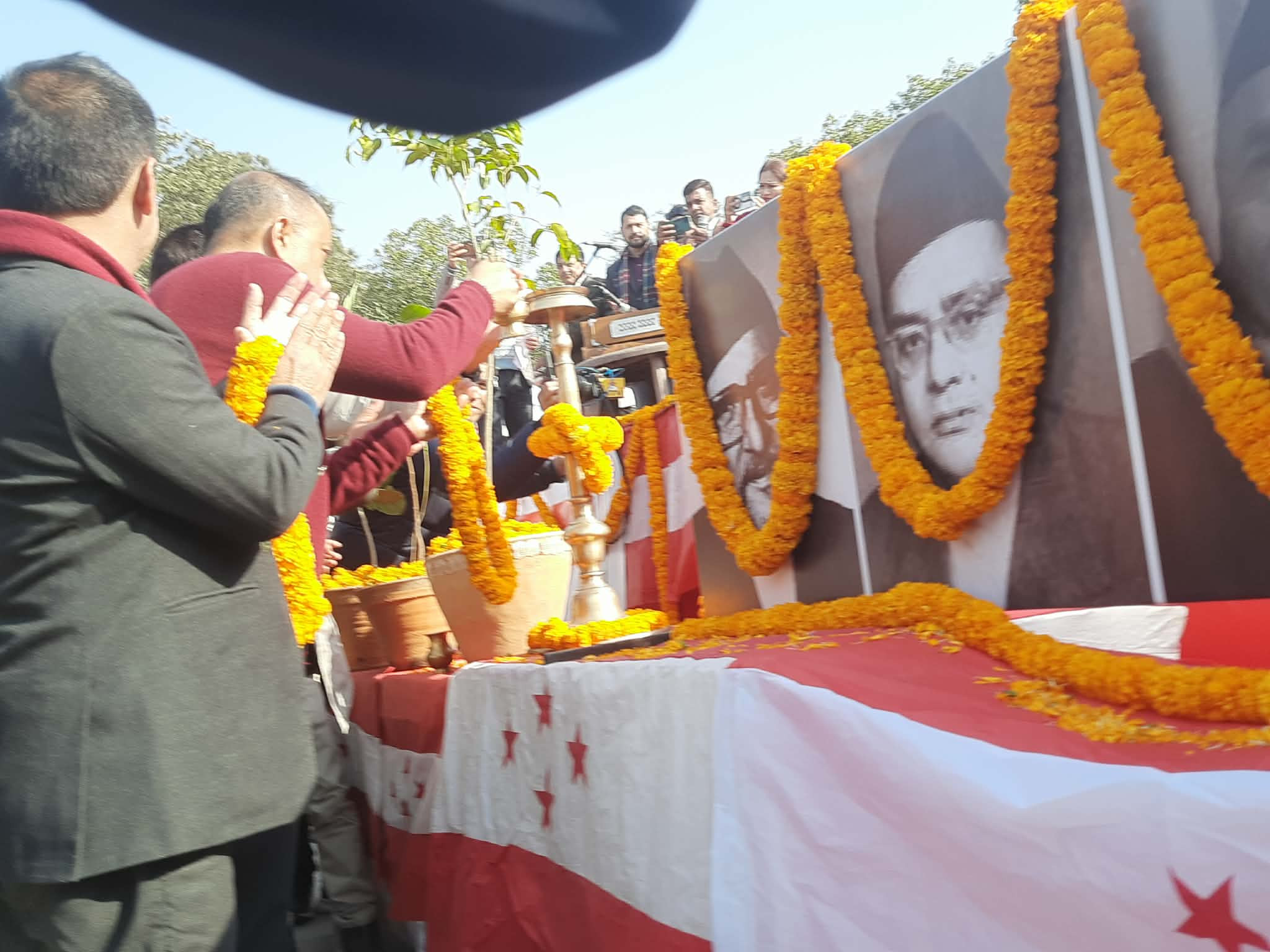 गगन र विश्वप्रकाशले गरे कांग्रेस विशेष महाधिवेशनको उद्घाटन