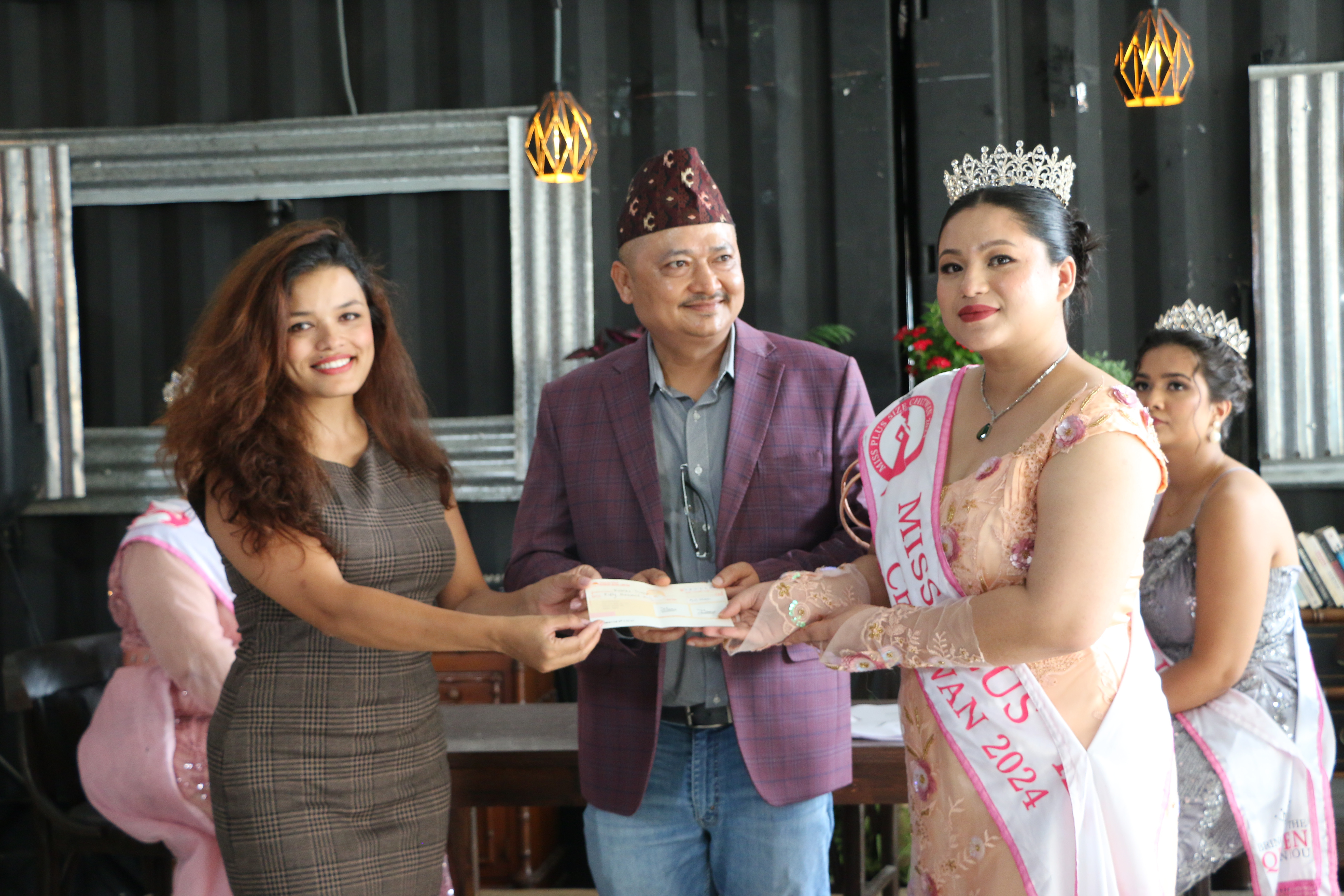 मिस प्लस साइज चितवनलाई प्लस साइज नेपालद्वारा पुरस्कृत (फोटो फिचर)