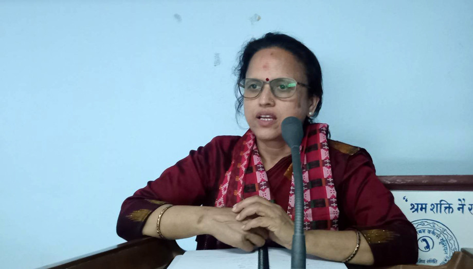 मासिक प्रगति प्रतिवेदन बुझाउन सञ्चारमन्त्रीको निर्देशन
