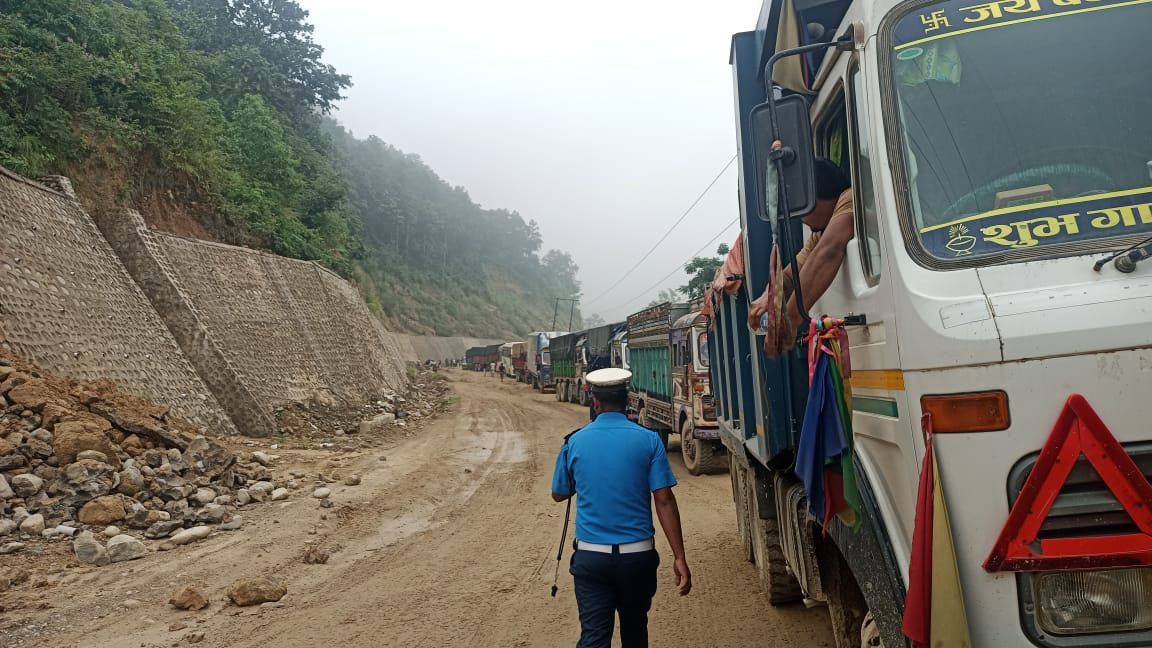 नारायणगढ–बुटवल सडकको दाउन्ने खण्ड एकतर्फी मात्रै सञ्चालनमा