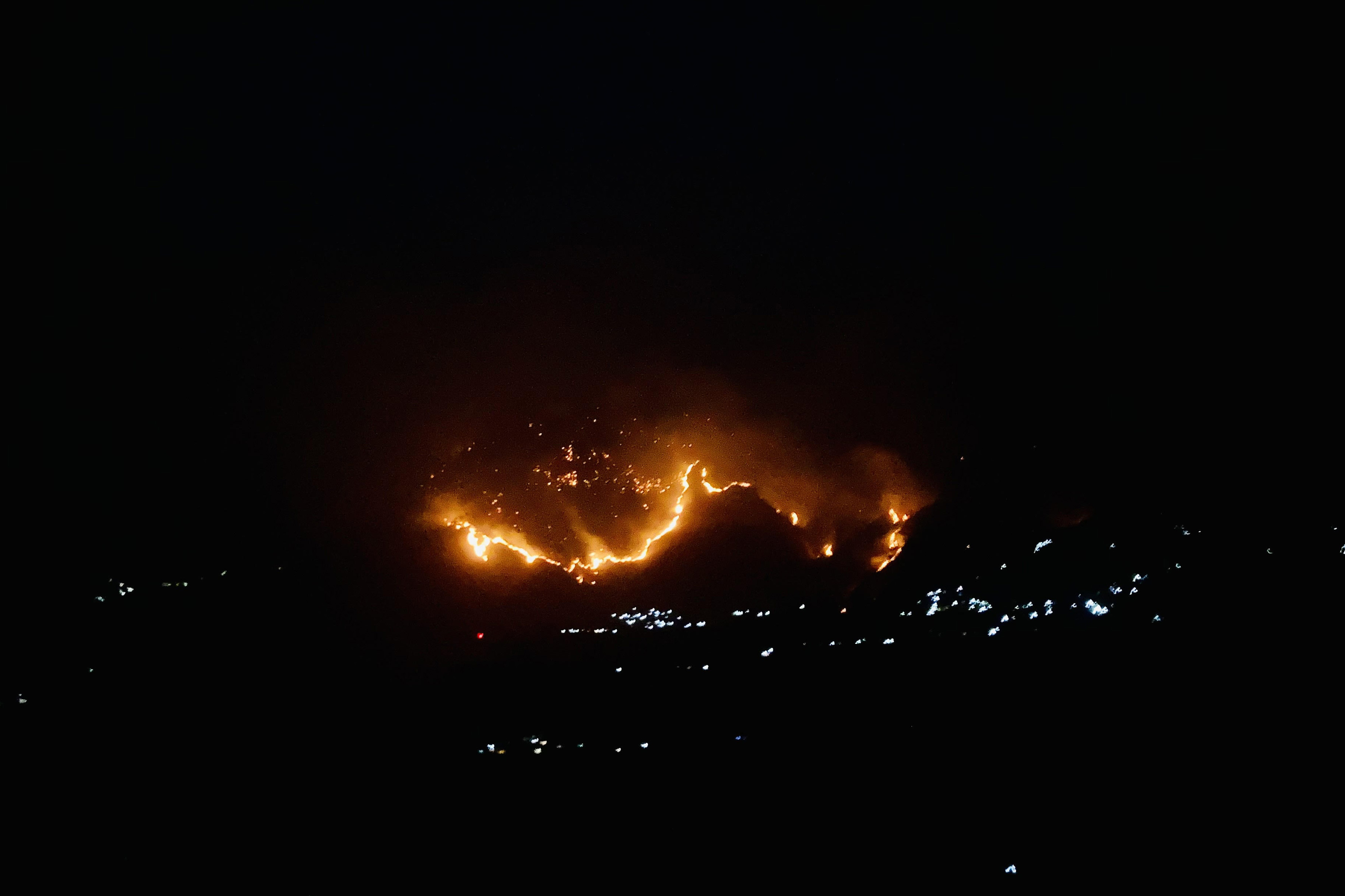 सामुदायिक वनमा लागेको डढेलो