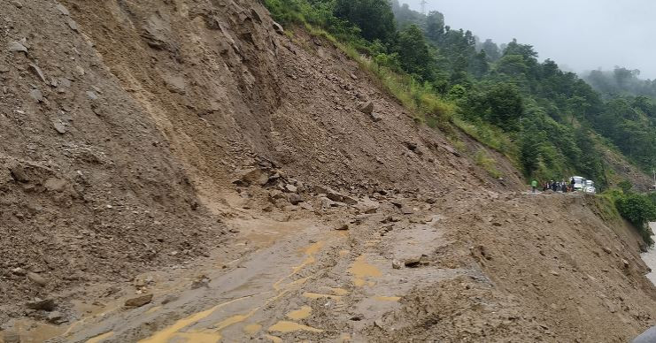 गल्छी–रसुवागढी सडक योजनाअन्तर्गतको देवीघाट–गल्छी सडक अवरुद्ध