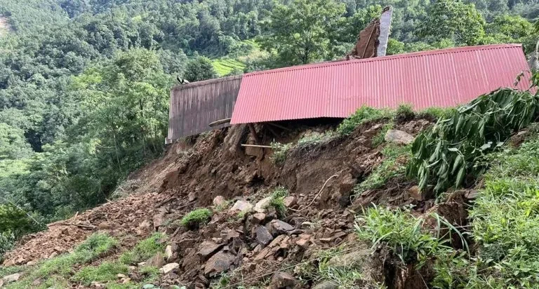 जाजरकोटमा पहिरोमा परी एक जनाको मृत्यु,३ को अवस्था अज्ञात