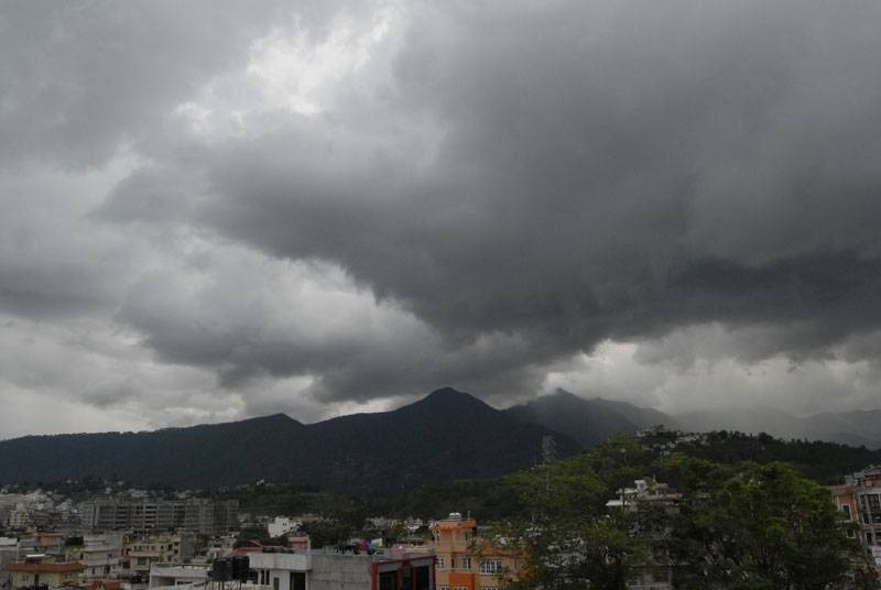 ६ प्रदेशमा चट्याङसहित वर्षा र हिमपातको सम्भावना
