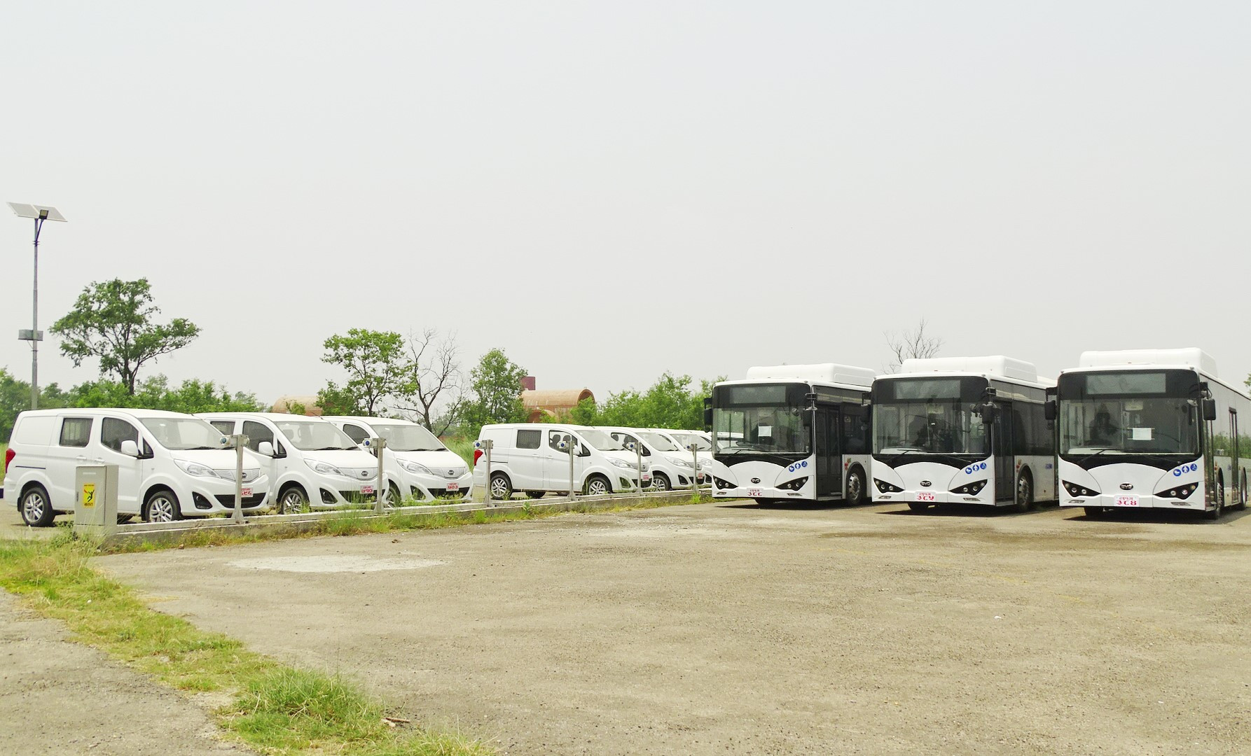 अब लुम्बिनीमा विद्युतीय बसमा सरर...