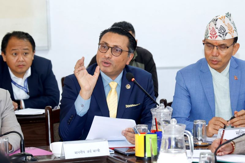 ‘ठूलो वित्तीय अपराधमा संलग्न समूहबाट प्रधानमन्त्री र ममाथि नियोजित आक्रमण भइरहेको छ’ : अर्थमन्त्री वाग्ले