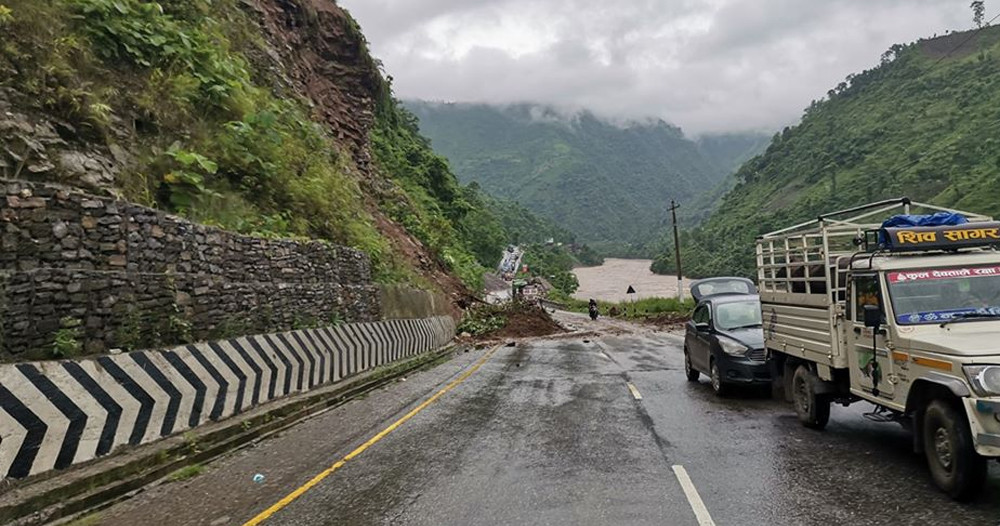 नवलपरासीको दाउन्ने खण्ड एकतर्फी सञ्चालनमा