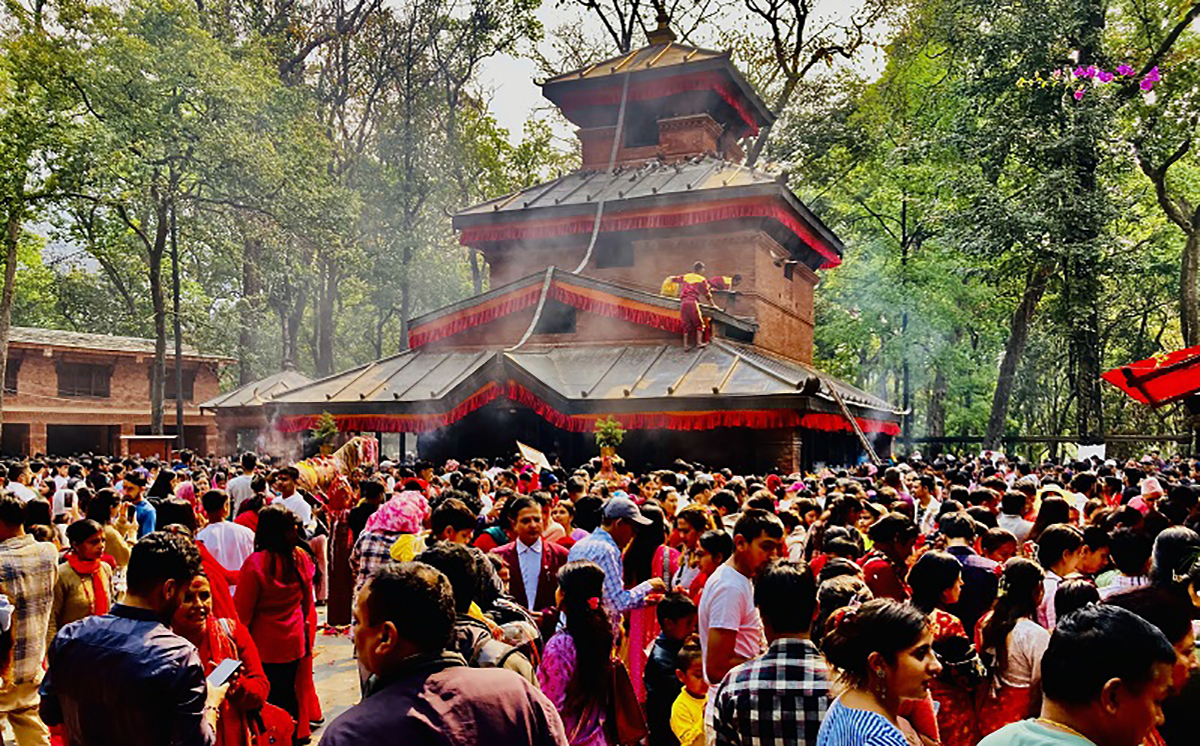 चैते दशैँ पर्व आज नवदुर्गा भगवतीको पूजा आराधना गरी मनाउँदै