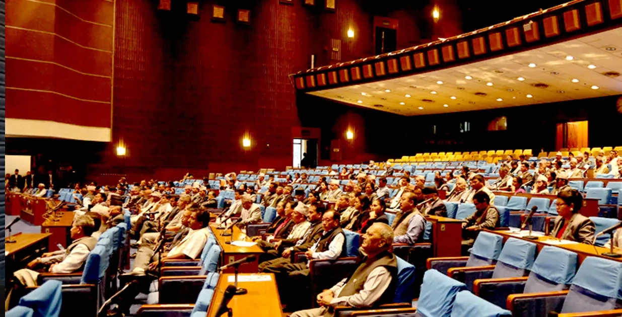 अर्थमन्त्री  महतद्धारा संघीय संसद्को प्रतिनिधिसभामा आज प्रि-बजेट प्रस्ताव पेस
