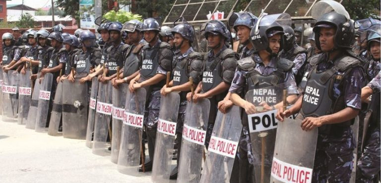 काठमाडौंका चोक-चोकमा बर्दीसहितका प्रहरी र सादा पोशाकका गुप्तचर परिचालित