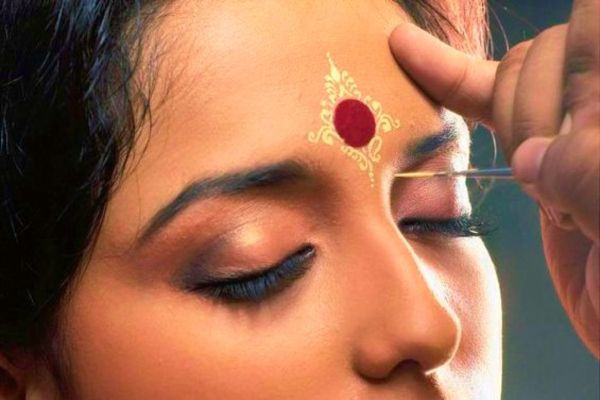 निधारमा तिलक लगाउनुका वैज्ञानिक कारण यी हुन्