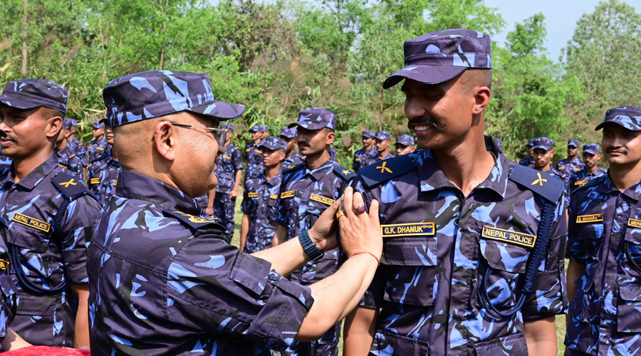 चुनावका लागि उच्च मनोबलका साथ चुनावी सुरक्षामा खटिएको नेपाल प्रहरीको भनाई