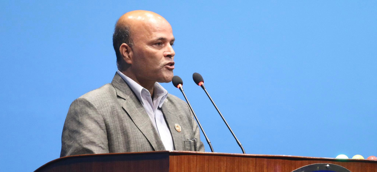 सदनमा स्वास्थ्यमन्त्री नदेखेपछि अमरेशकुमार रोस्टममै बसे मौन