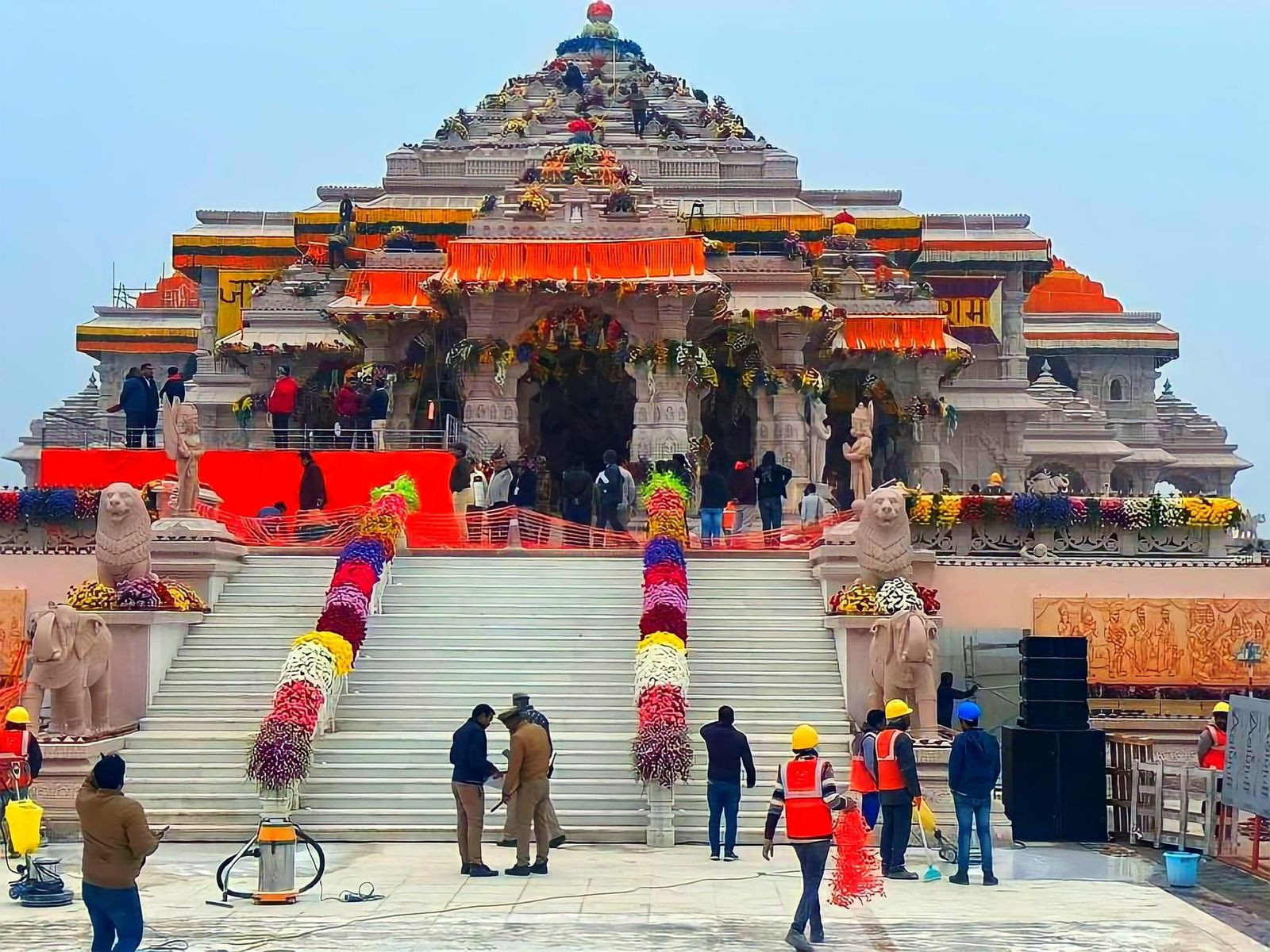 भारतको अयोध्यामा नवनिर्मित राम मन्दिरको उद्घाटनको भव्य तयारी (फोटो फिचर)