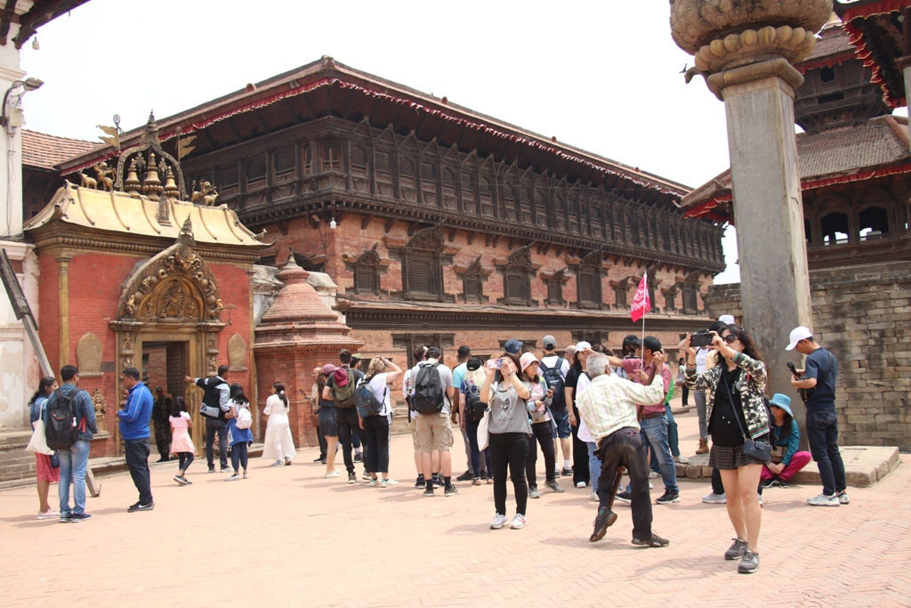 भक्तपुरमा विदेशी पर्यटकको आगमन